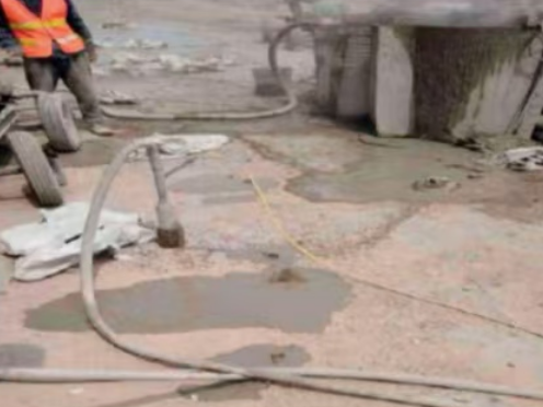 长治水泥混凝土路面板底注浆技术 路面脱空注浆整治方案